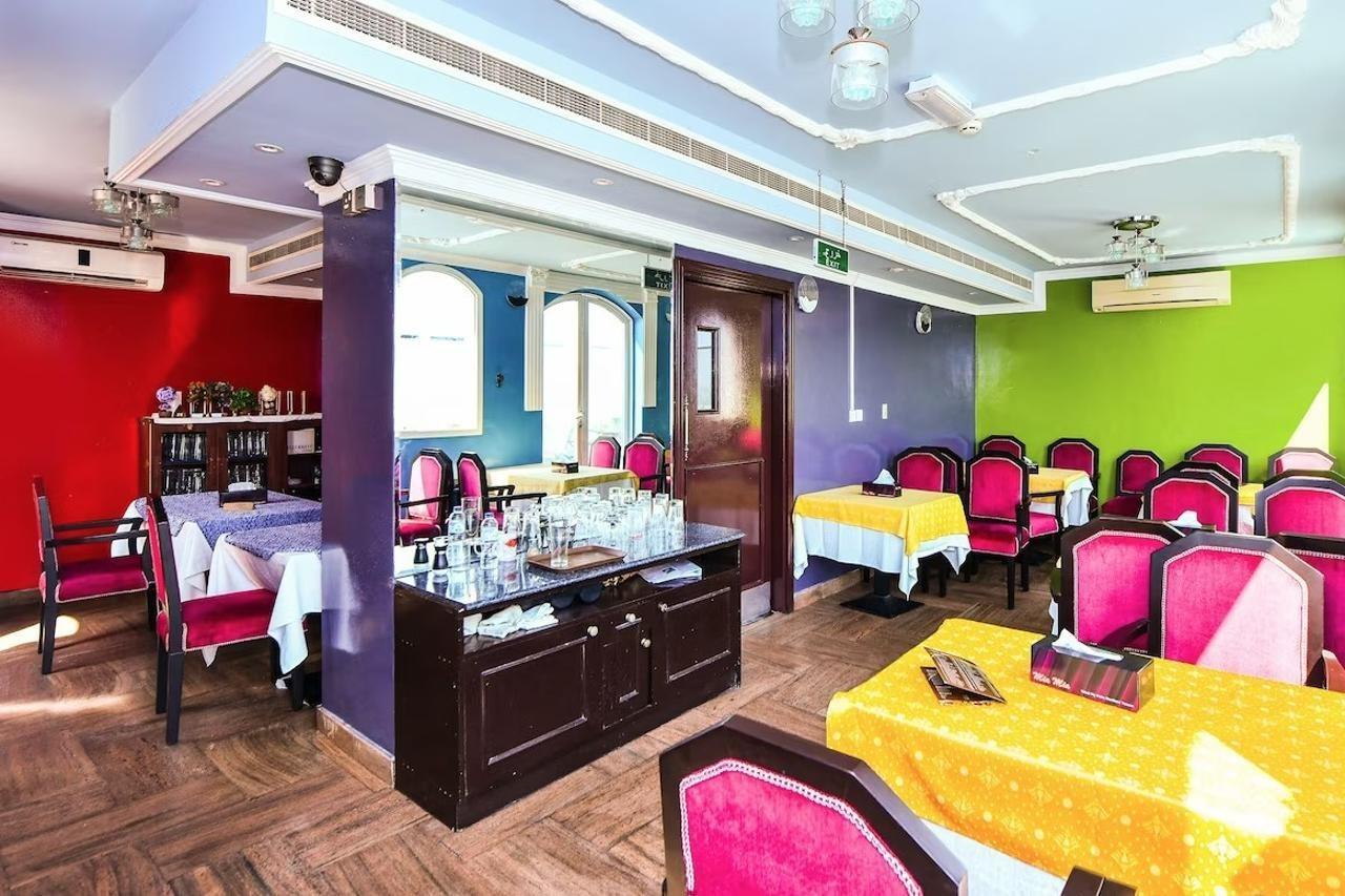Marina Hotel Mutrah Екстер'єр фото