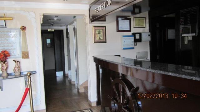 Marina Hotel Mutrah Екстер'єр фото